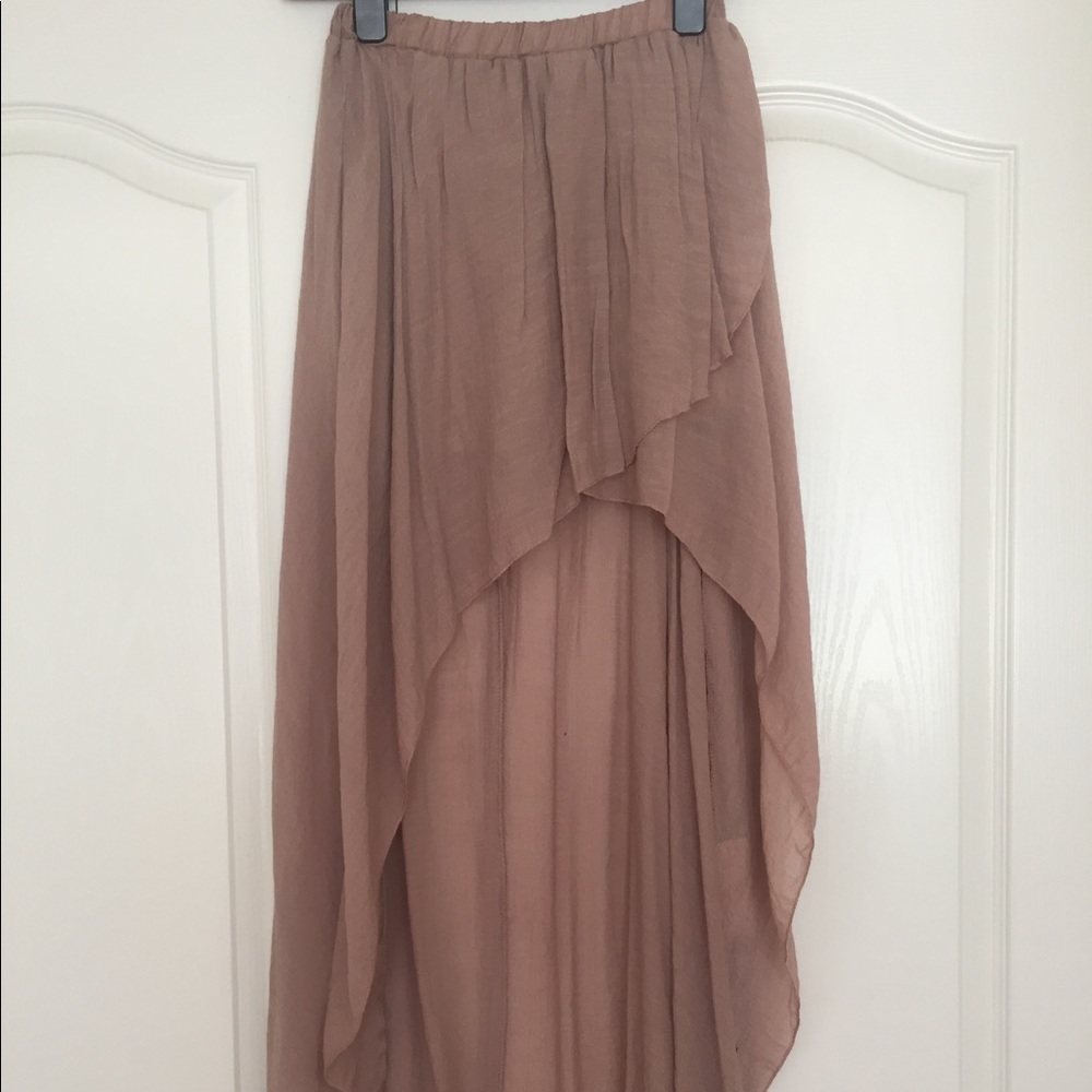 BRAND NEW Light brownish high/low flowy skirt